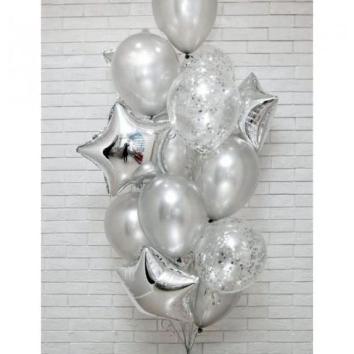 Фонтан шаров "Сильвер мун" в Кирове