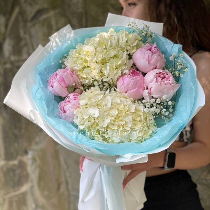 Букет с пионами "Блюсом" в Кирове
