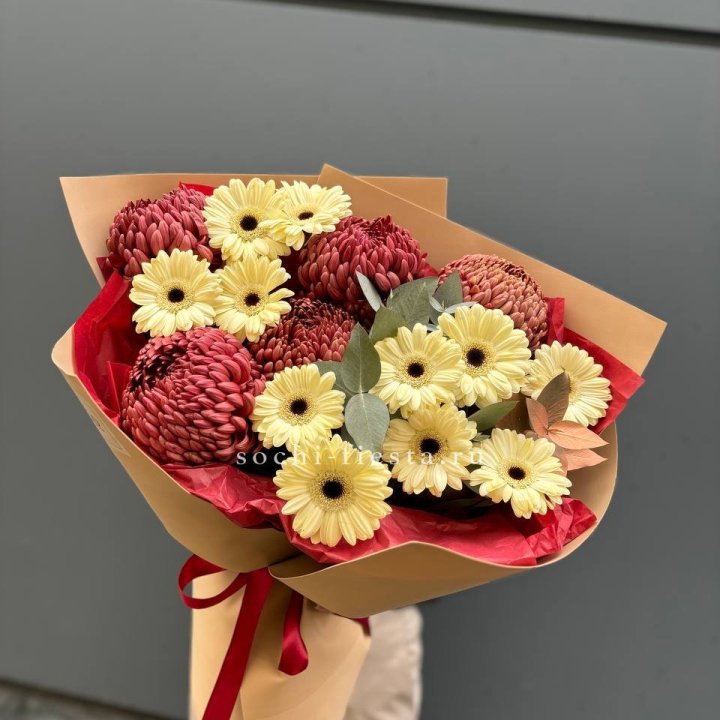 Букет гербер и хризантем Бигуди в Кирове