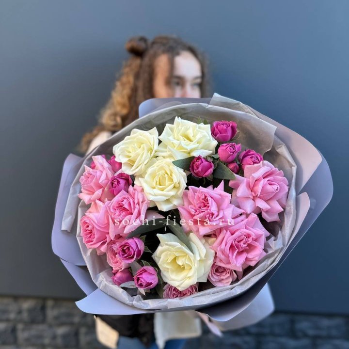 Букет французских и пионовидных роз в Кирове