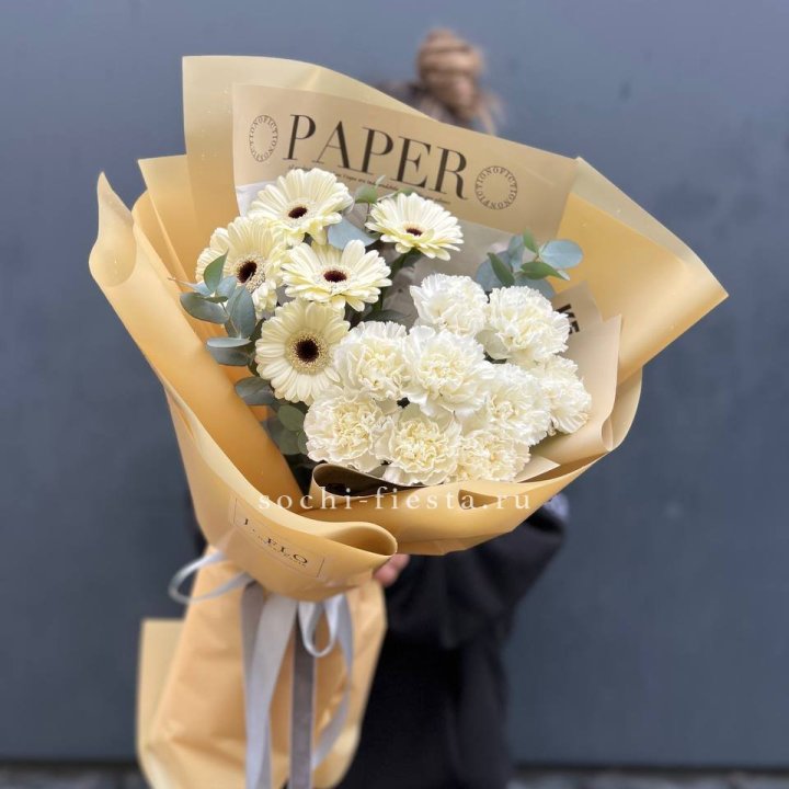  Букет с диантусами и герберами в Кирове