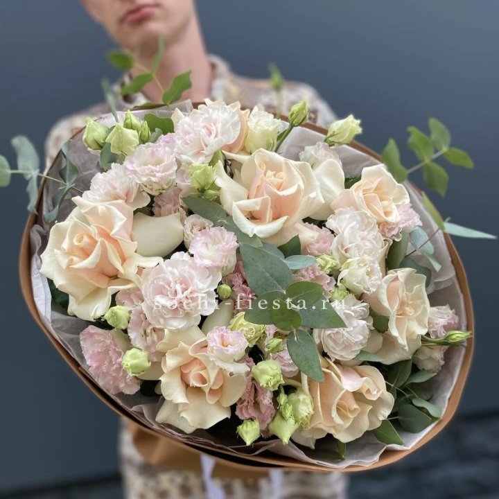  Букет кремовых роз "Мокко" в Кирове