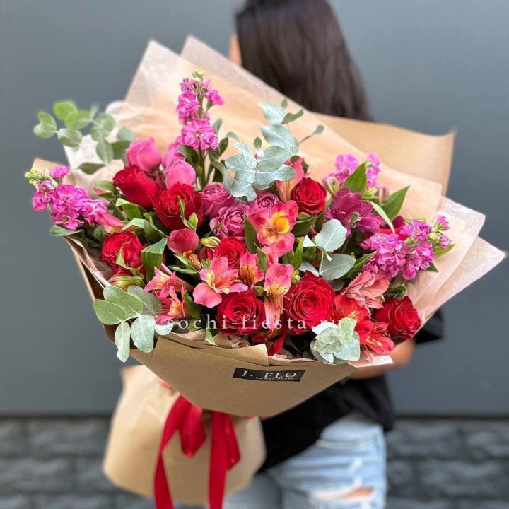 Дизайнерский букет №3 в Кирове