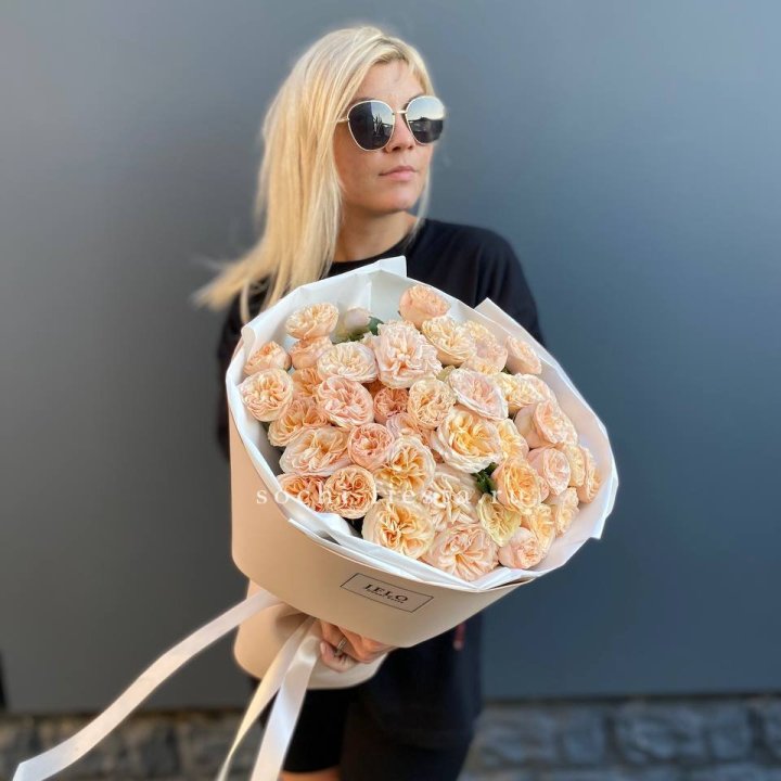 15 пионовидных роз №2 в Кирове