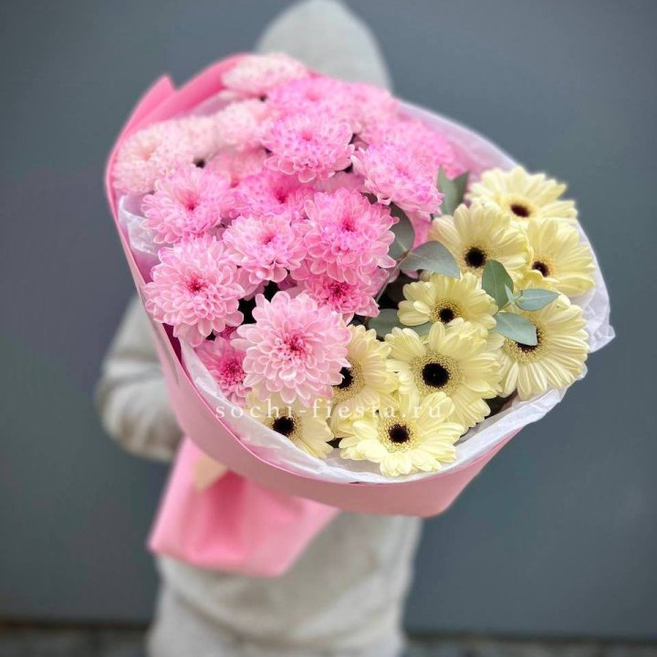 Дуо хризантем и гербер в Кирове