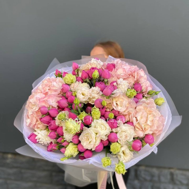  Букет  гортензий и Мисти в Кирове