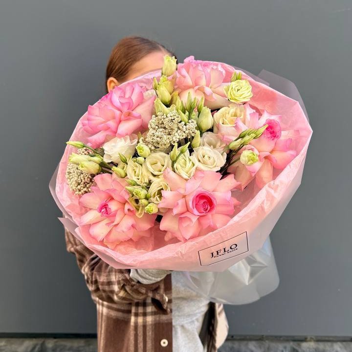 Букет "Розы с эустомой" в Кирове