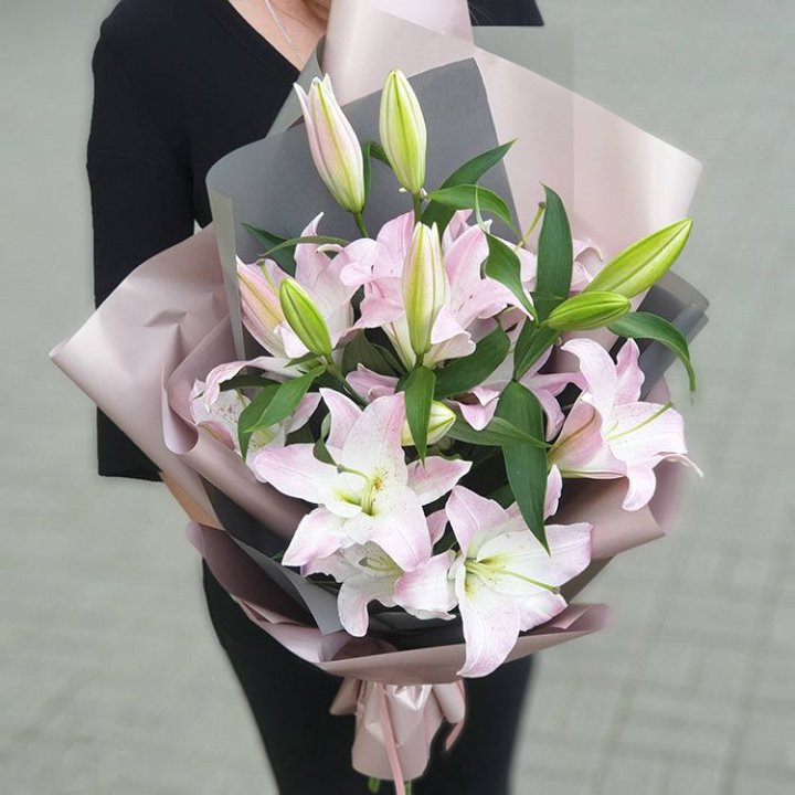 Букет розовых лилий в Кирове