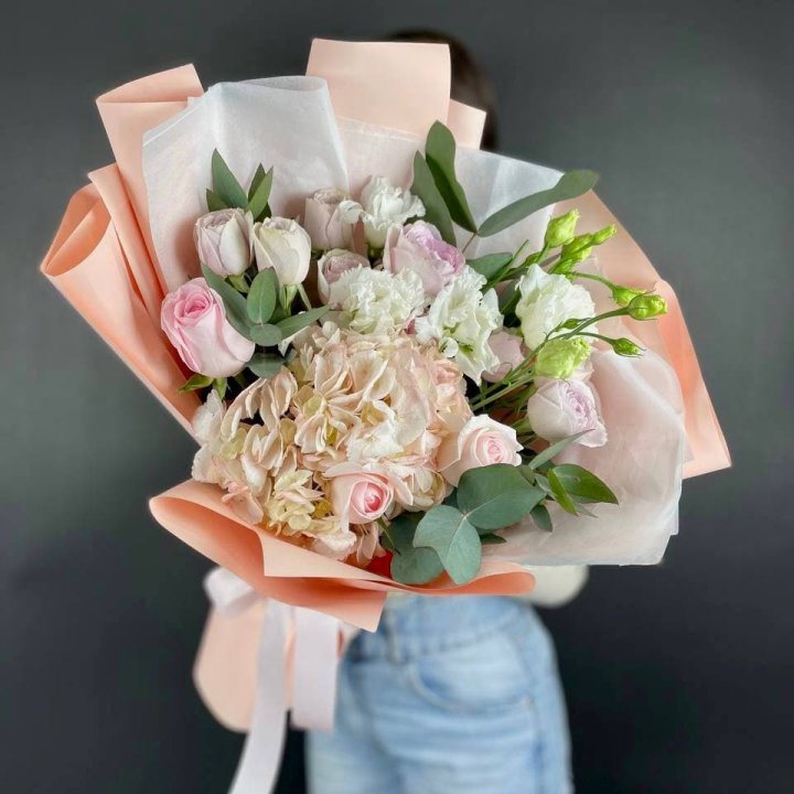 Букет с гортензией "Клодс" в Кирове