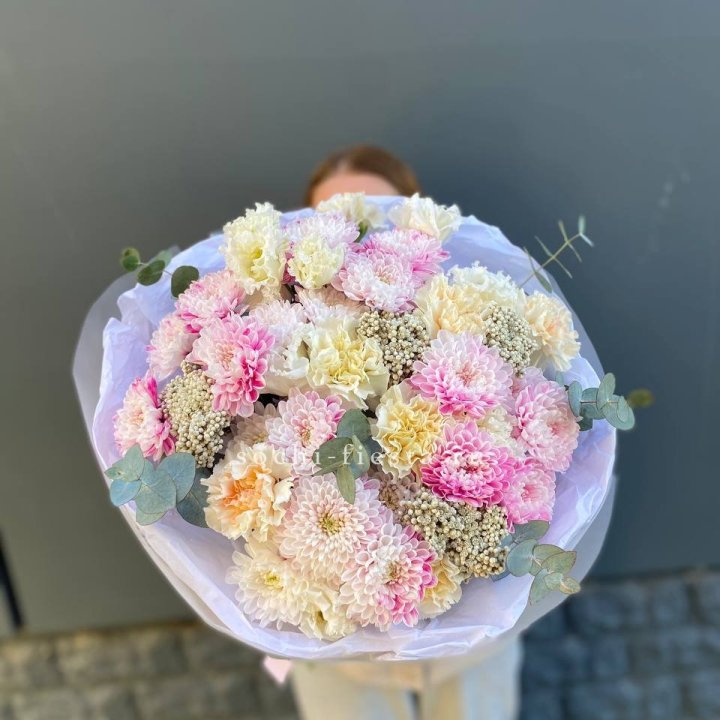 Букет из стойких цветов  в Кирове