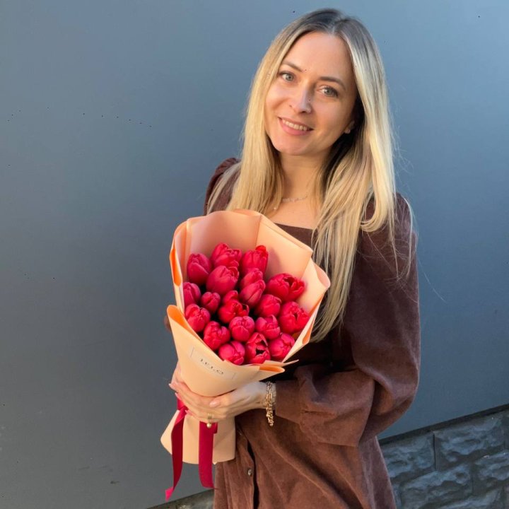  19 красных тюльпанов в Кирове