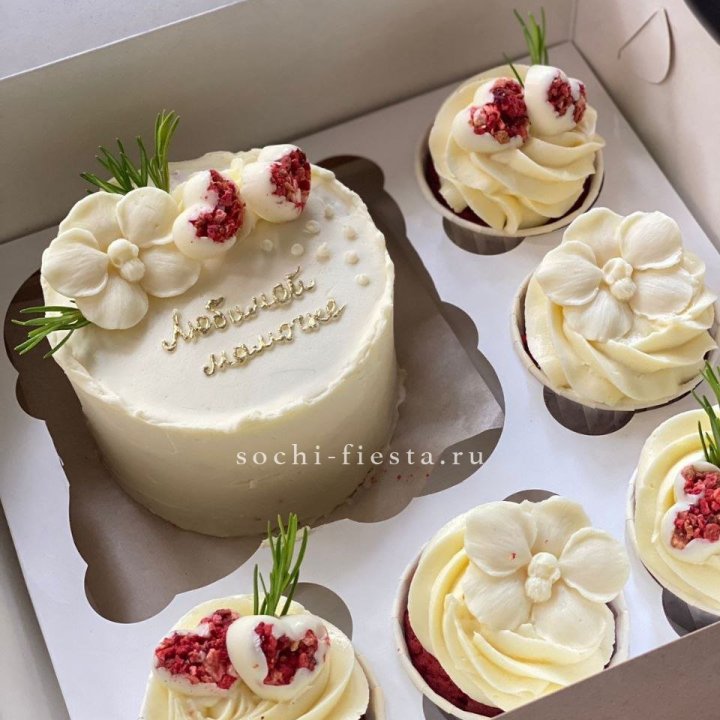 Капкейки и бенто-торт "Мамочке" в Кирове