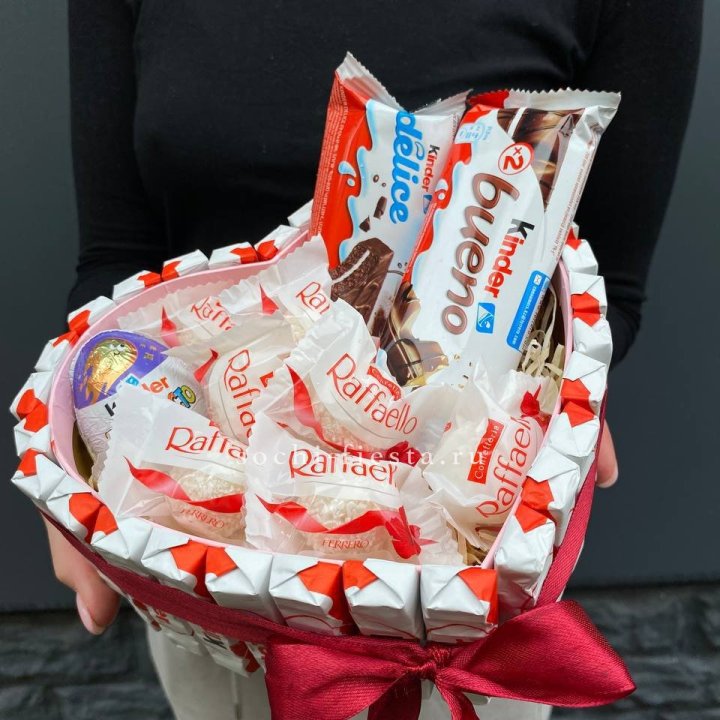 Подарочный набор сердце с Киндерами и Рафаэлло в Кирове