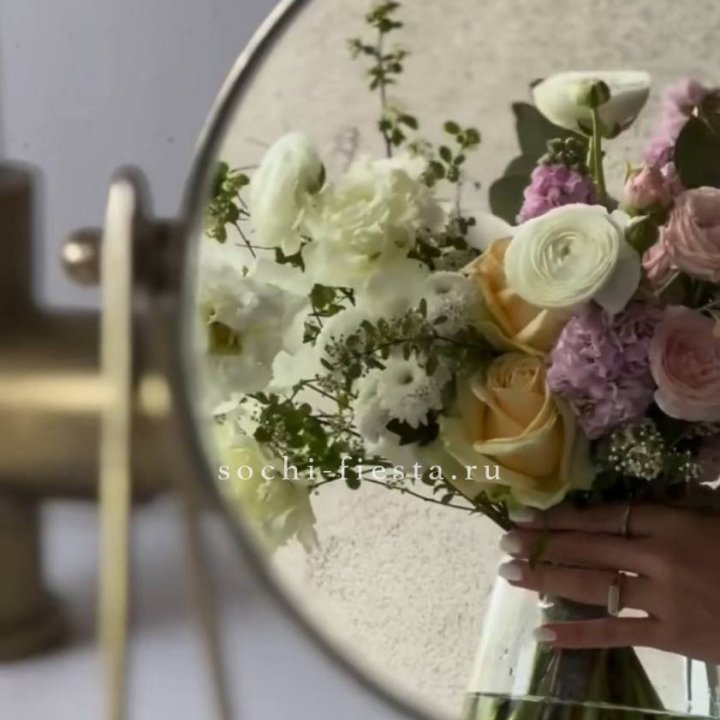 Цветочная подписка "Пакет средний" в Кирове