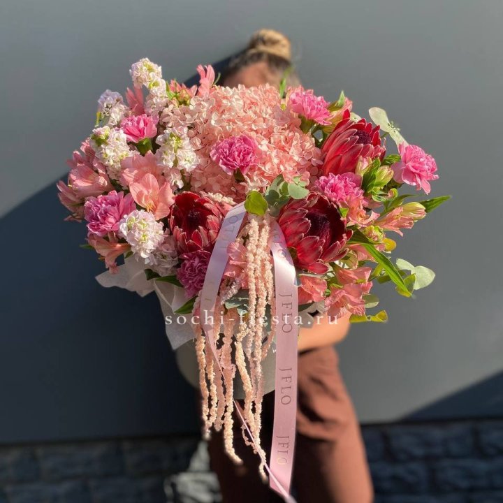 Коробка с цветами "Камикадзе" в Кирове