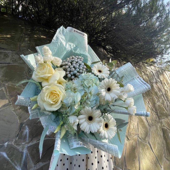 Дизайнерский букет "Линдж-блю" в Кирове