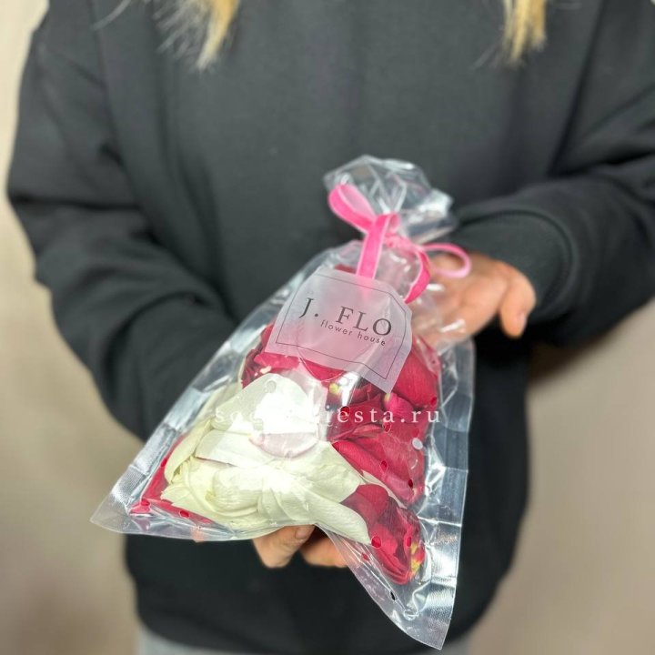 Лепестки роз в Кирове