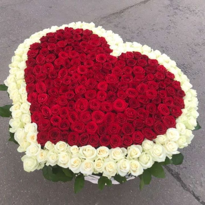 333 розы в корзине в Кирове