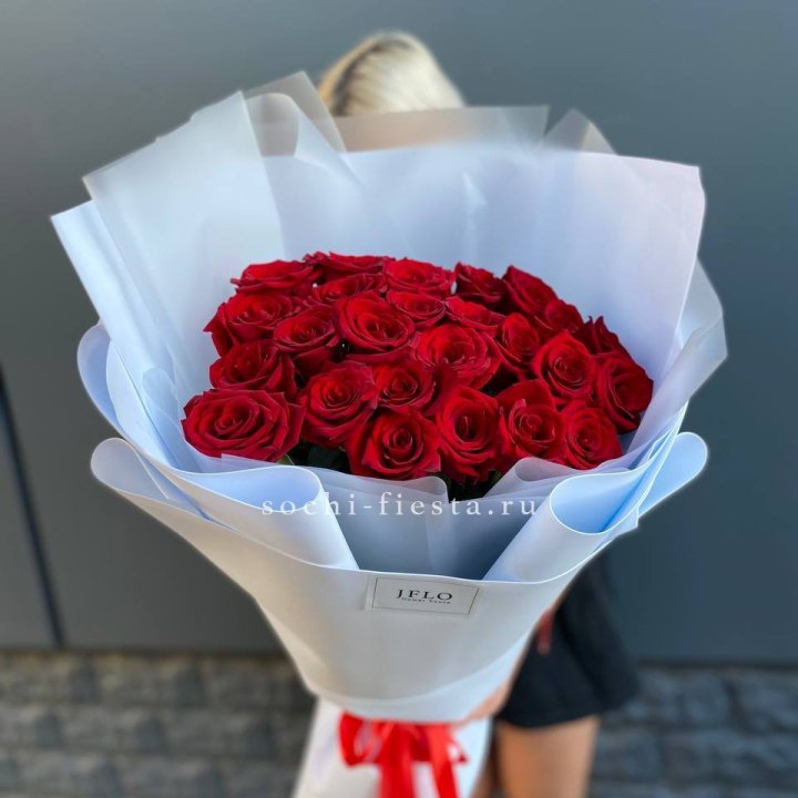 25 высоких роз  в Кирове