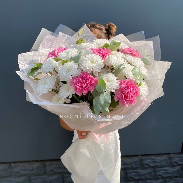  Букет  хризантем и диантусов "Воздушный" в Кирове