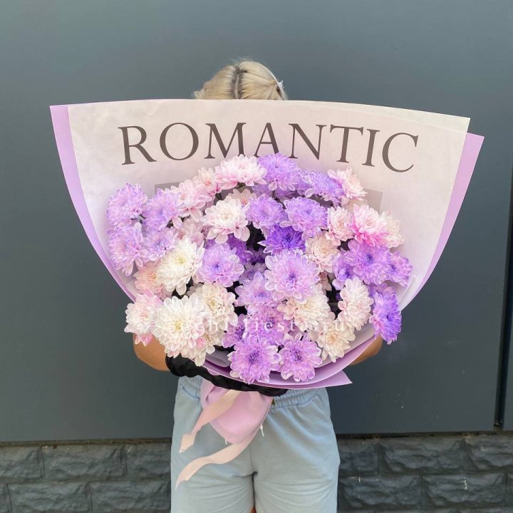 Букет сиреневых хризантем в Кирове