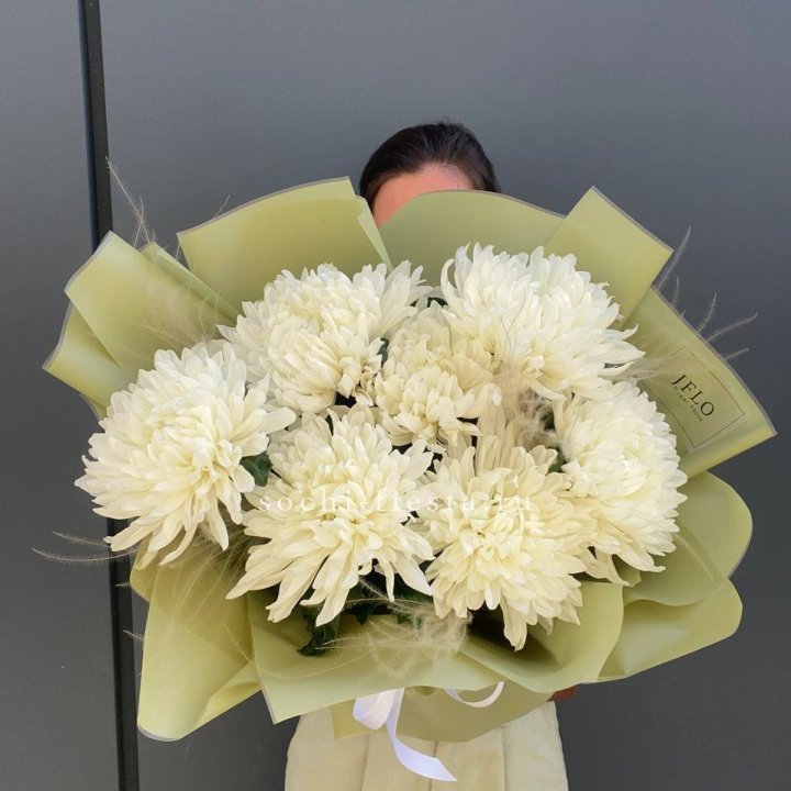 Букет одноголовых хризантем  в Кирове