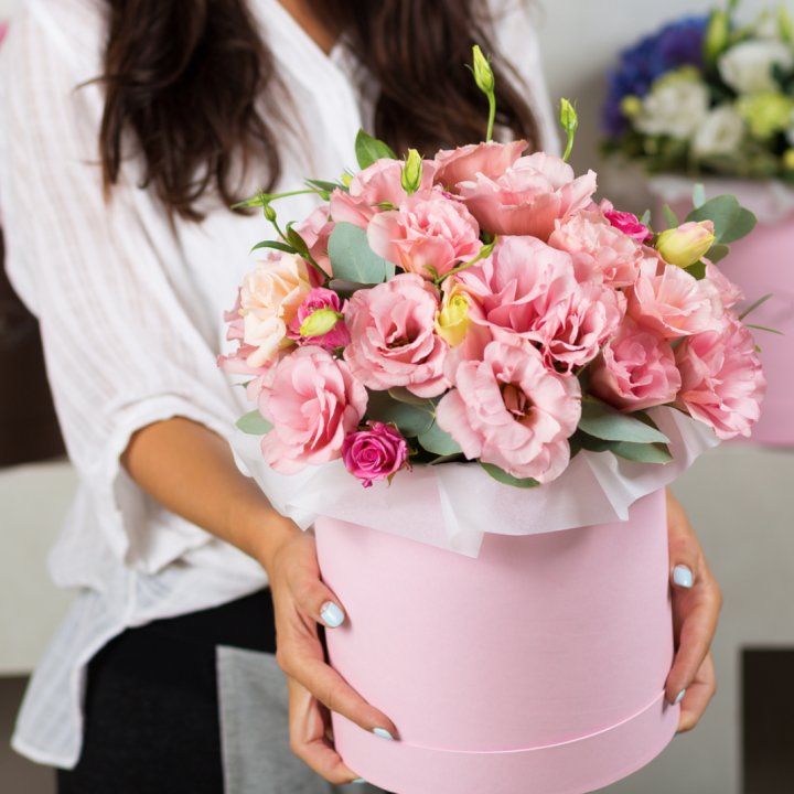 Эустома в шляпной коробке в Кирове