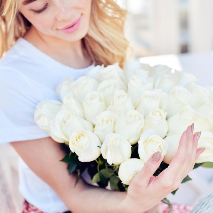 Букет высоких роз "Облака" в Кирове