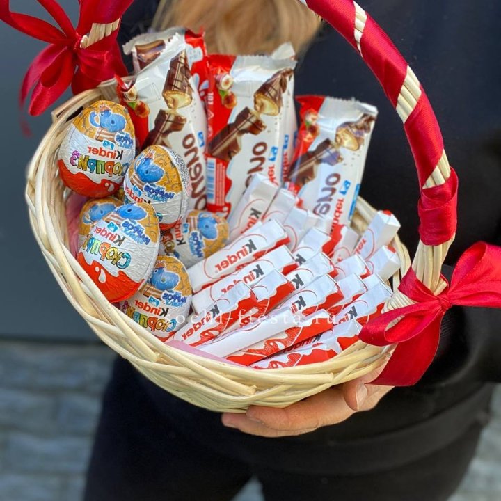 Корзина с киндерами  в Кирове