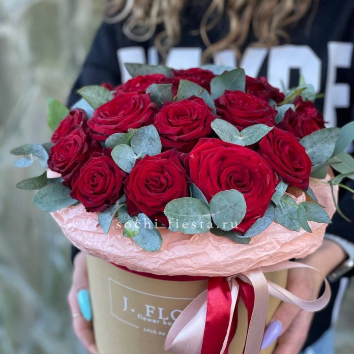 21 Красная роза в боксе №1 в Кирове