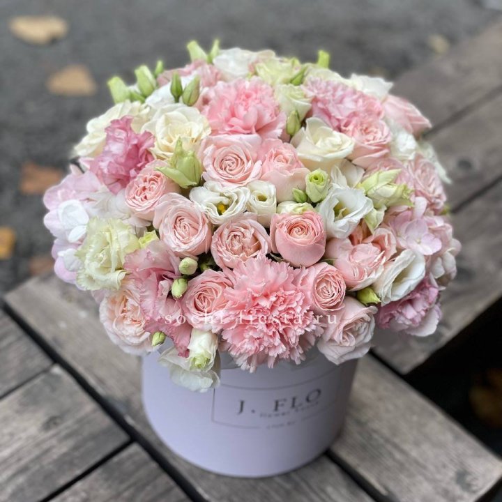 Цветочный бокс "Люксур" в Кирове