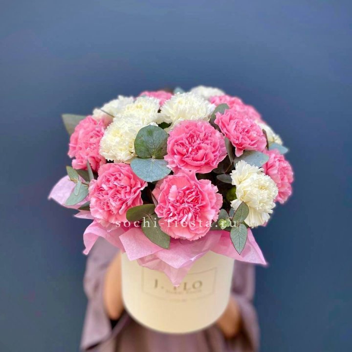 Диантусы в цилиндре в Кирове