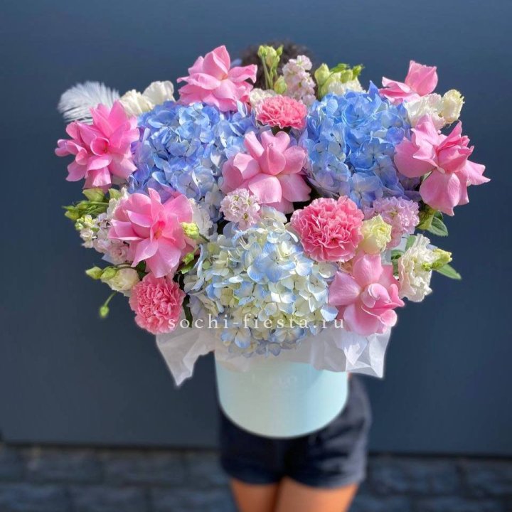 Коробка с цветами "Лемия" в Кирове