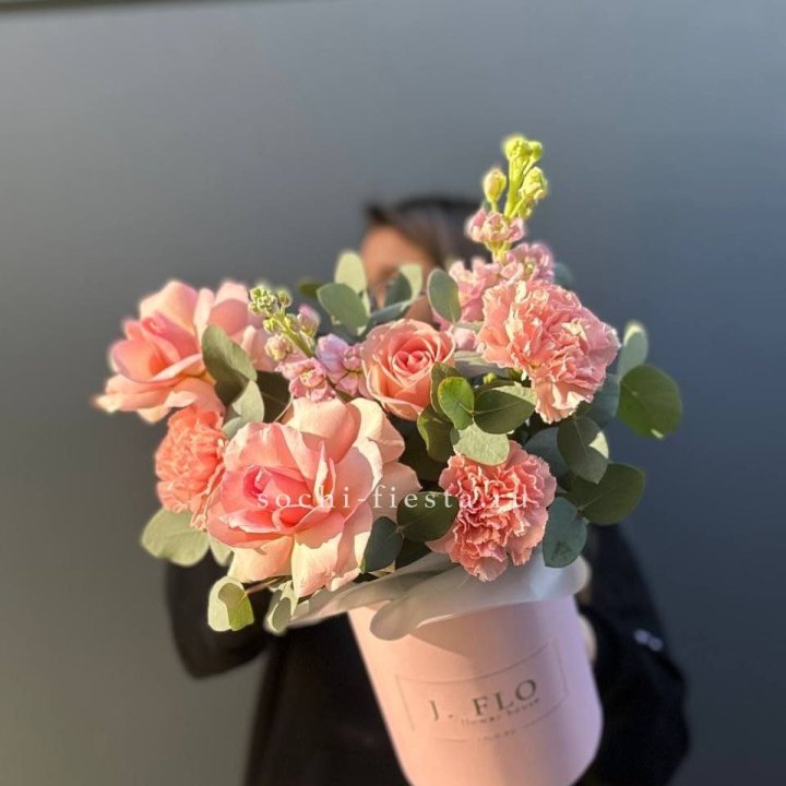 Цветы в боксе "Сизара" в Кирове