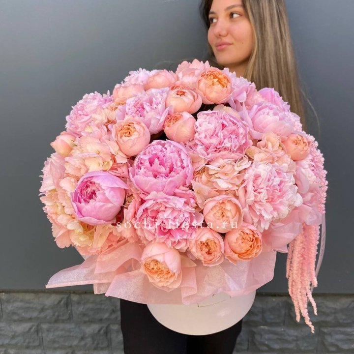 Коробка с пионами "Дабл фловер" в Кирове