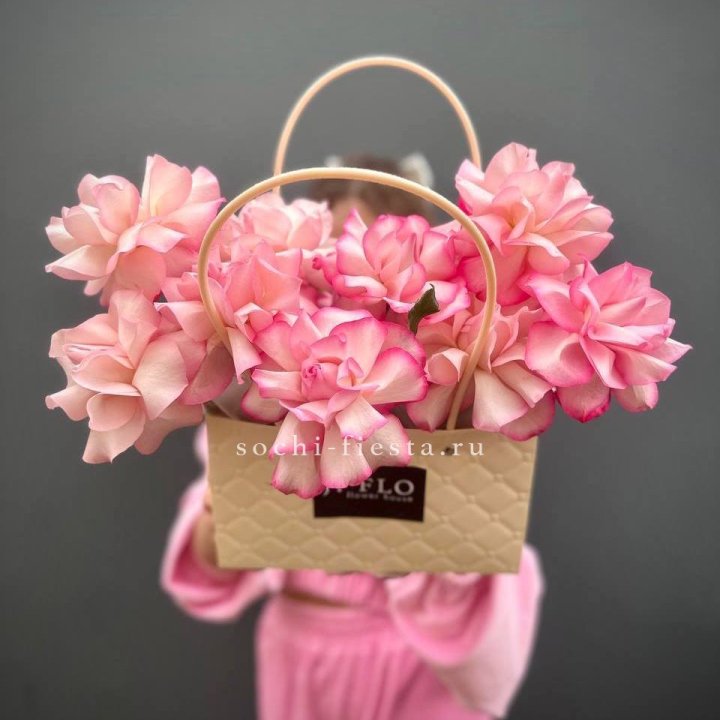 Сумочка розовых роз Венди в Кирове