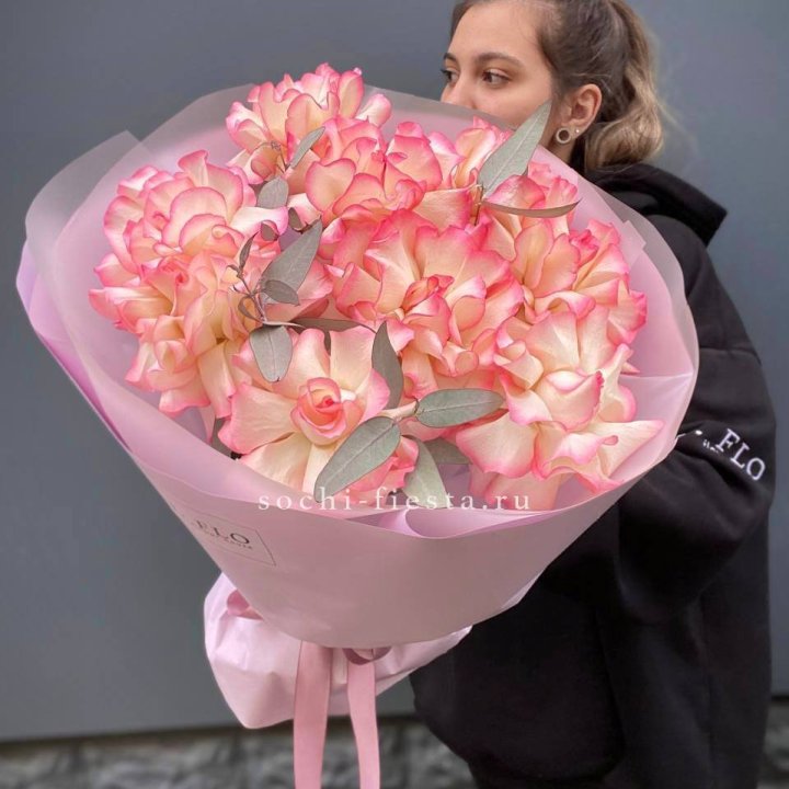 9 французских роз Джумилия в Кирове