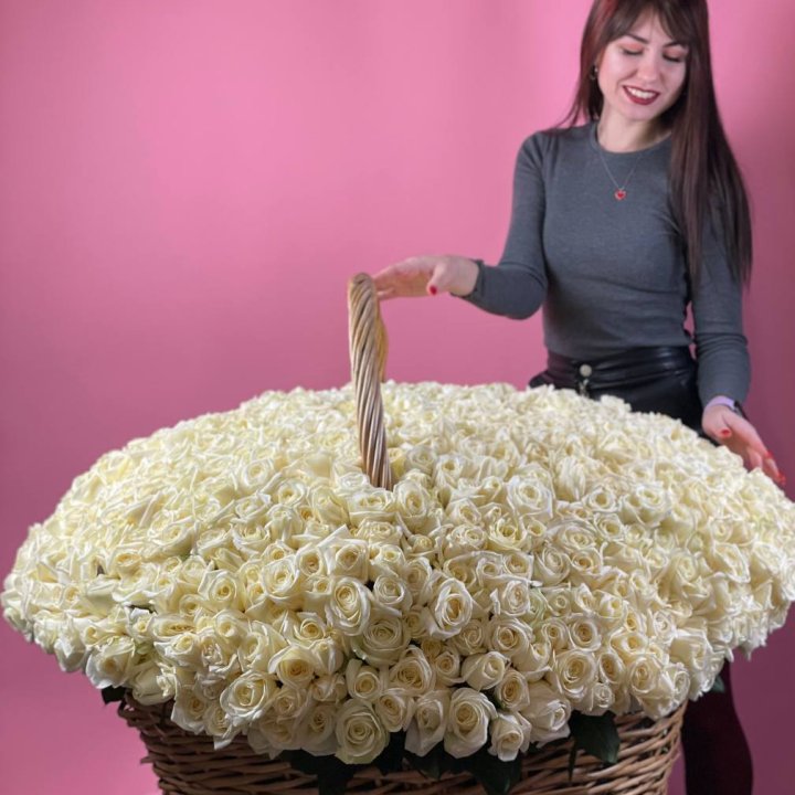 1001 белая роза в Кирове