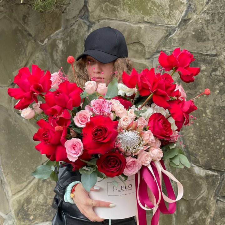 Яркий бокс "Для неё" в Кирове