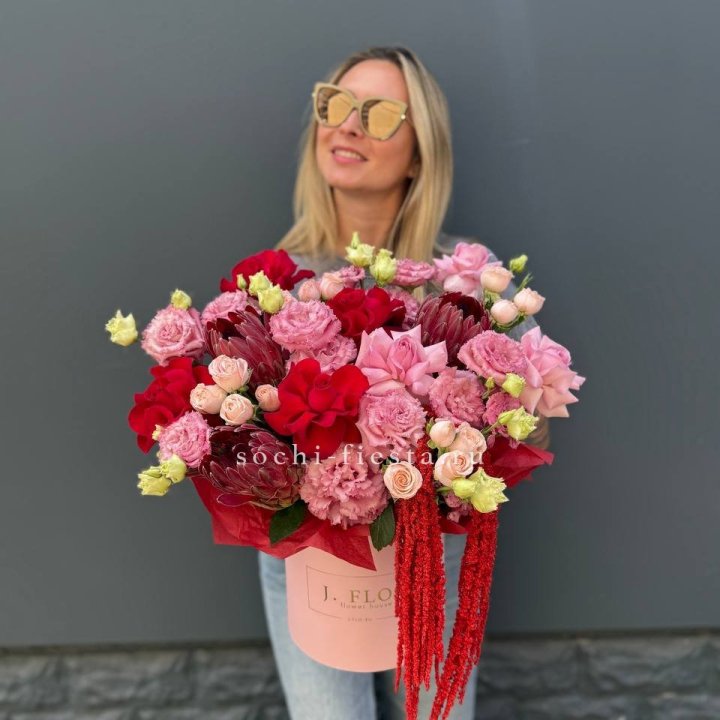 Дизайнерский цилиндр "Криотель" в Кирове