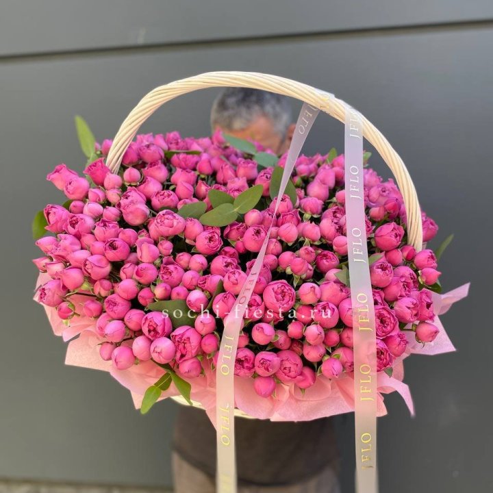 Корзина роз Мисти Баблс 101 в Кирове