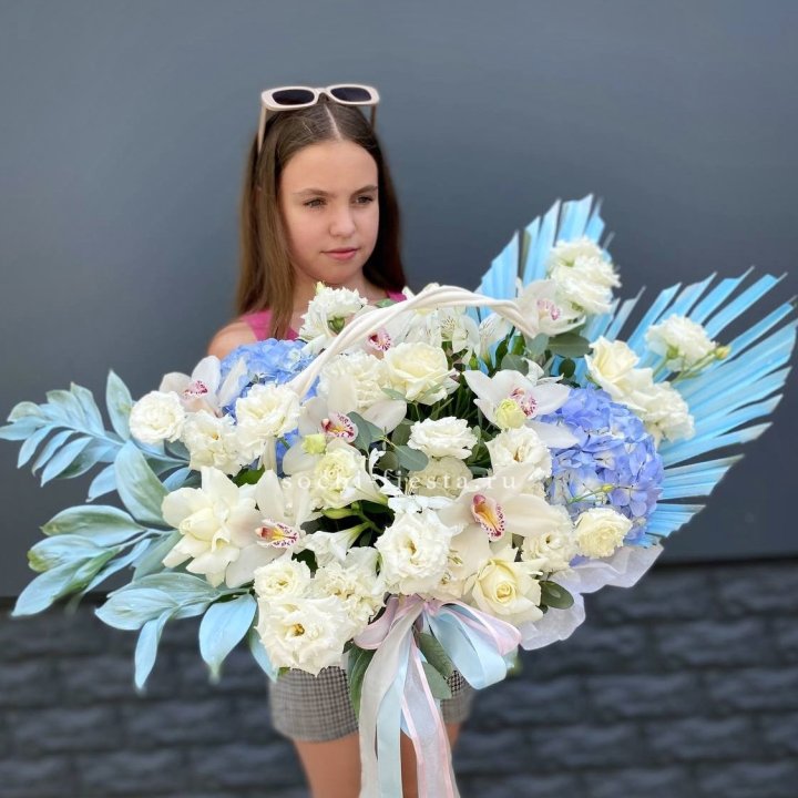 Цветочная корзина "Блю винч" в Кирове