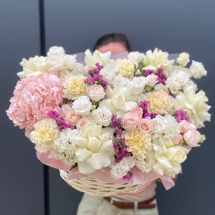 Корзина "Воздушная нежность" в Кирове