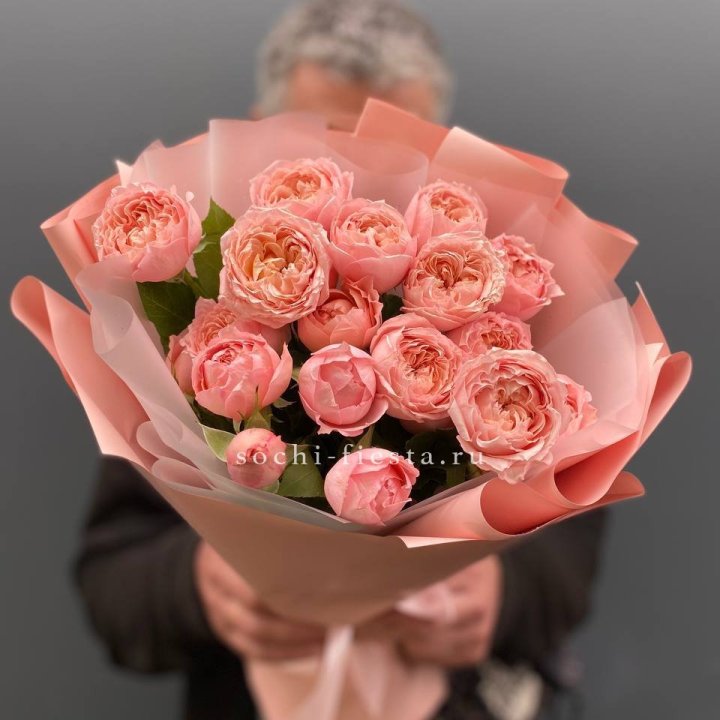 Букет комплимент из кустовых роз Джульетта в Кирове