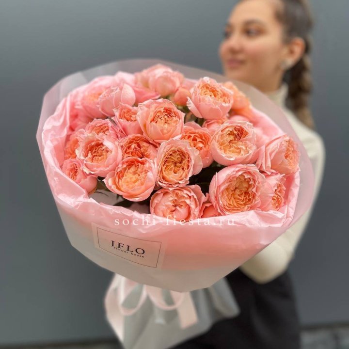 Букет из пионовидных роз Джульетта в Кирове