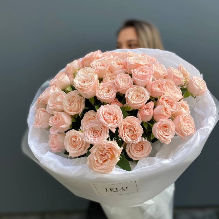 Букет кустовых роз Бомбастик в Кирове