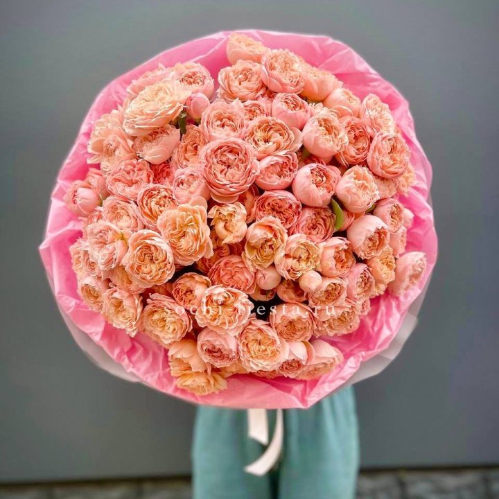 Букет кустовых пионовидных роз Джульетта "Принцесса" в Кирове