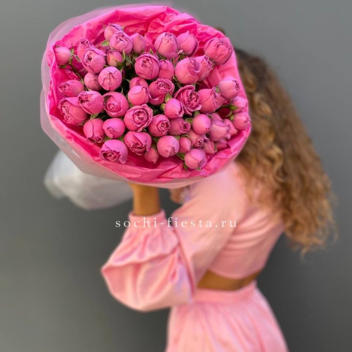 Букет из пионовидных роз  в Кирове