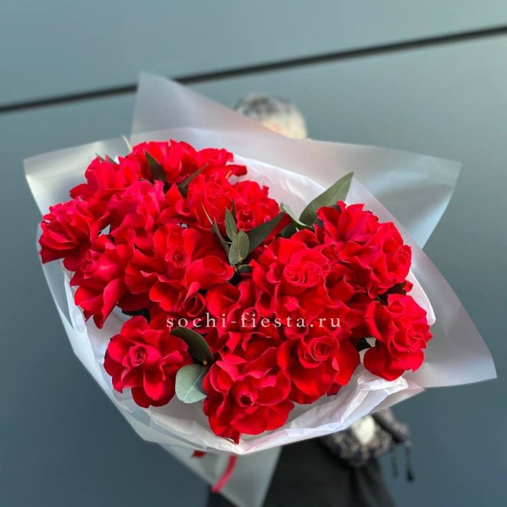 21 Красная французская роза в Кирове
