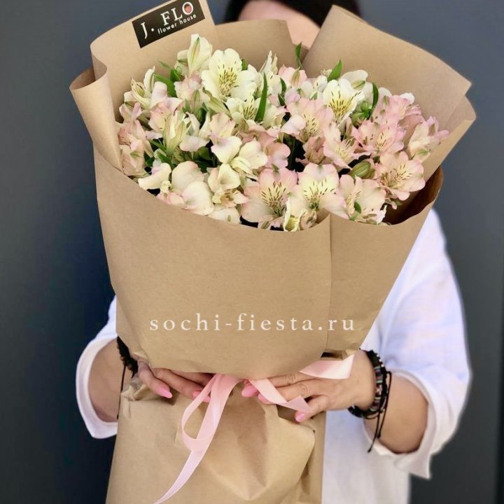 17  альстромерий в крафте в Кирове